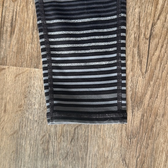 ATHLETA STRIPE HIGH RISE LEGGINGS - Picture 5 of 5